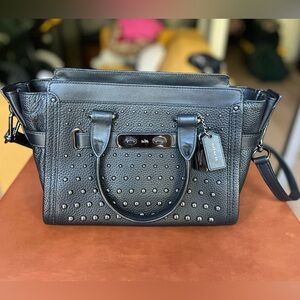 Coach medium size crossbody bag (black)